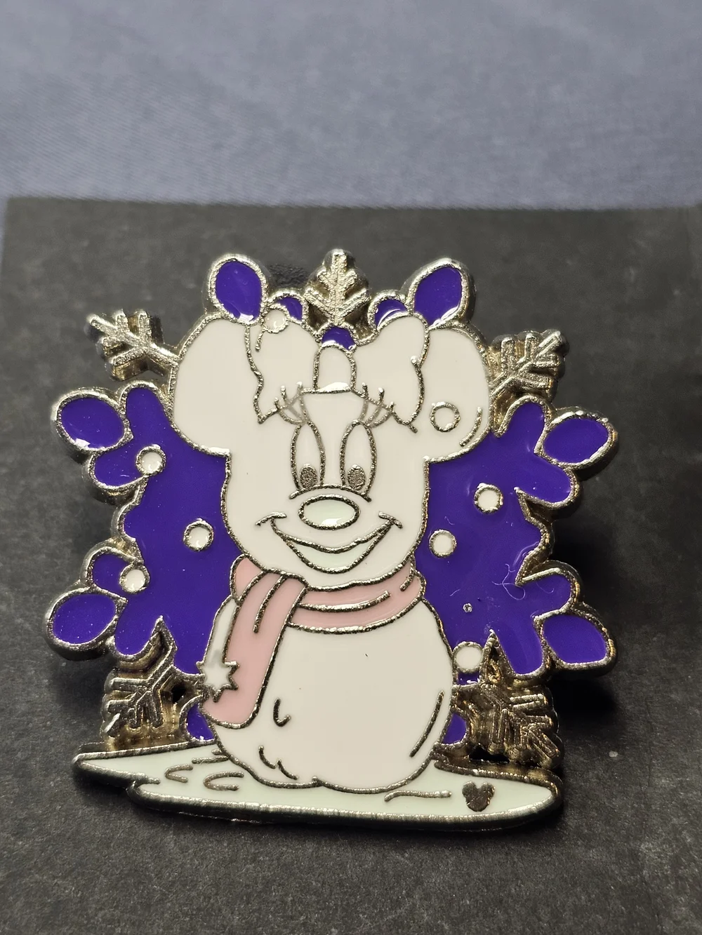 2007 Hidden Mickey - Snowman Collection Minnie Mouse Purple White Pink Pin Only